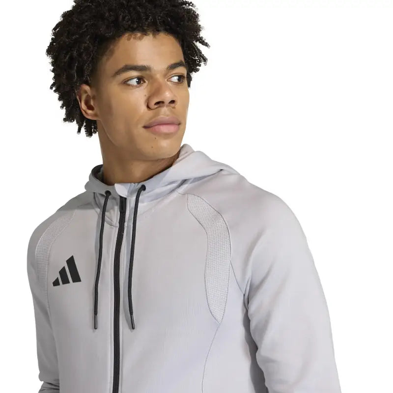 ADIDAS TIRO 26 TRAVEL SWEAT KAPUZENJACKE